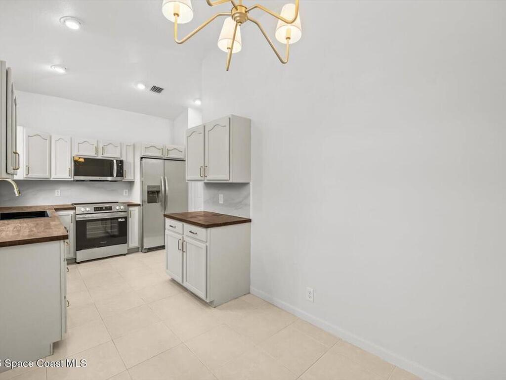 8406 Mulligan Circle, Port St. Lucie, FL 34986