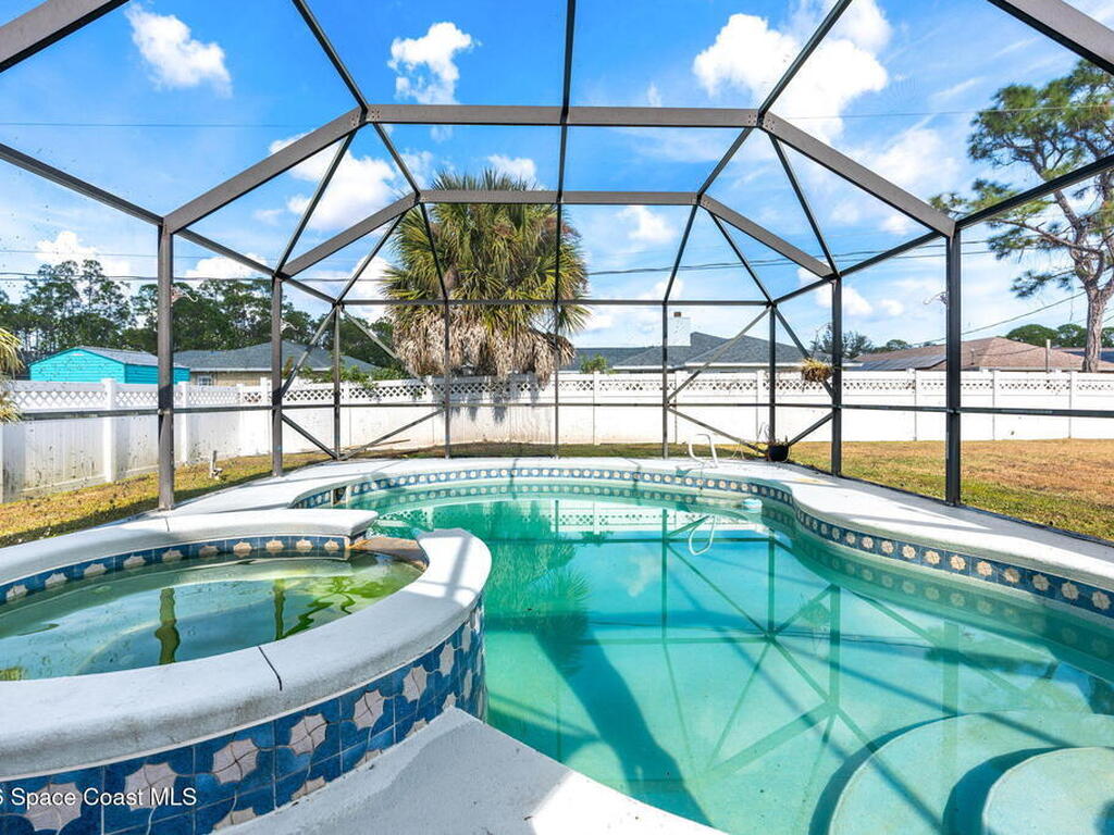 1543 Heartwellville Street, Palm Bay, FL 32907