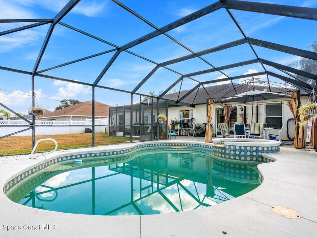 1543 Heartwellville Street, Palm Bay, FL 32907