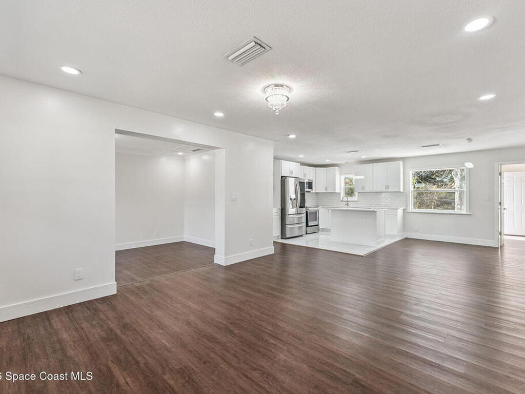 1070 N Libby Court, Daytona Beach, FL 32117