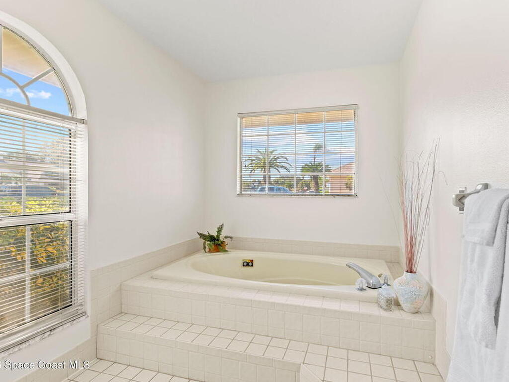 818 Spanish Wells Drive, Melbourne, FL 32940