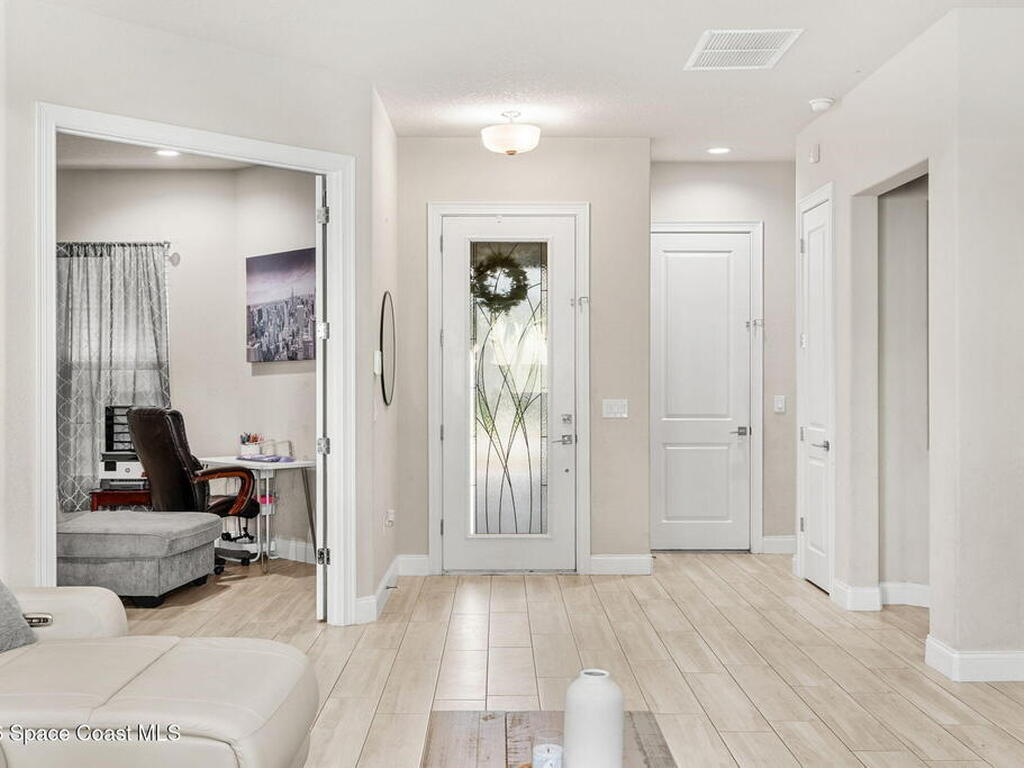 4065 Negal Circle, Melbourne, FL 32901