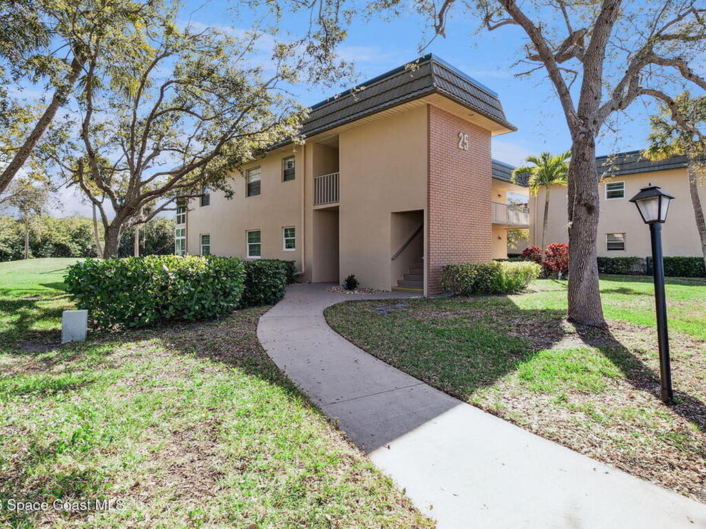 25 Vista Gardens Trail, Vero Beach, FL 32962