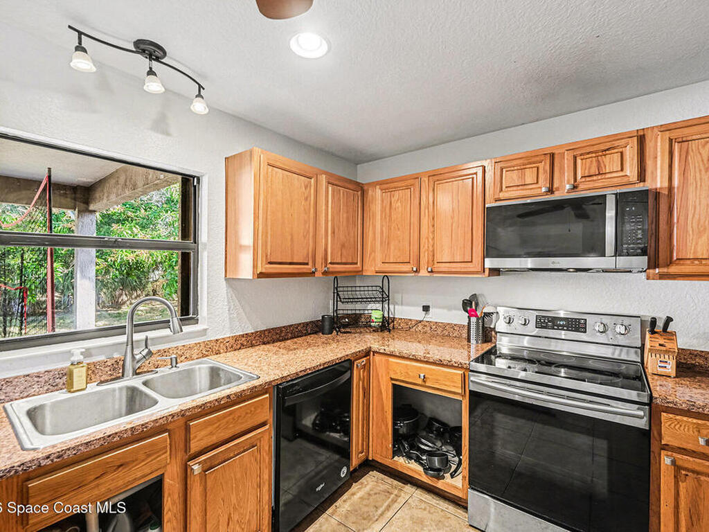 1584 Gardner Dr Drive, Melbourne, FL 32935