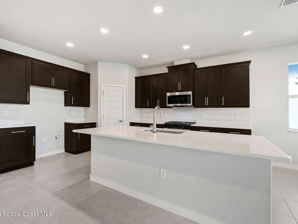 2792 Burnham Lane, Melbourne, FL 32940