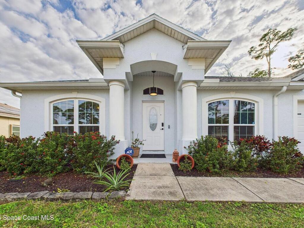324 Brookedge Street, Palm Bay, FL 32907