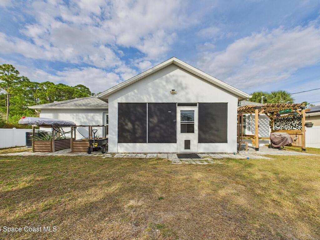 324 Brookedge Street, Palm Bay, FL 32907