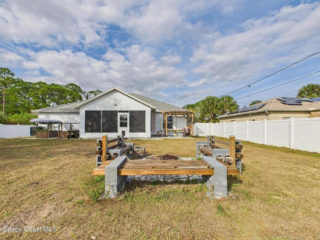 324 Brookedge Street, Palm Bay, FL 32907