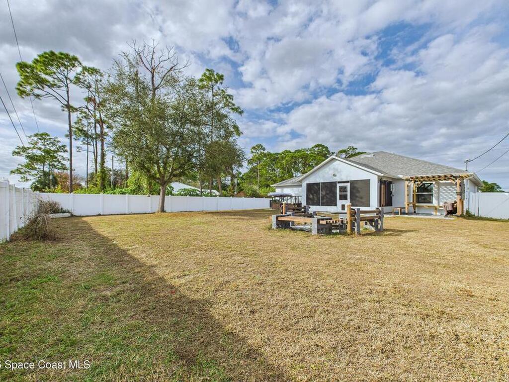 324 Brookedge Street, Palm Bay, FL 32907