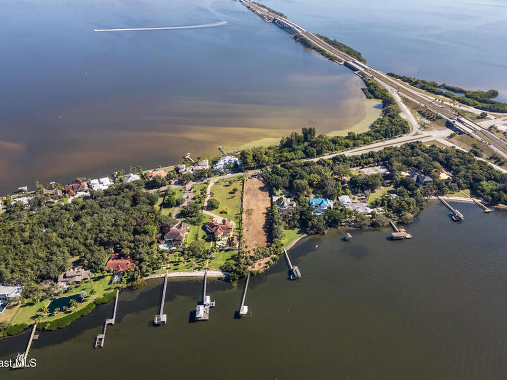 8181 S Tropical Trail, Merritt Island, FL 32952