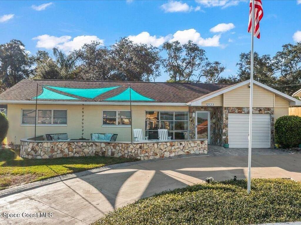 2123 N Indian River Drive, Cocoa, FL 32922