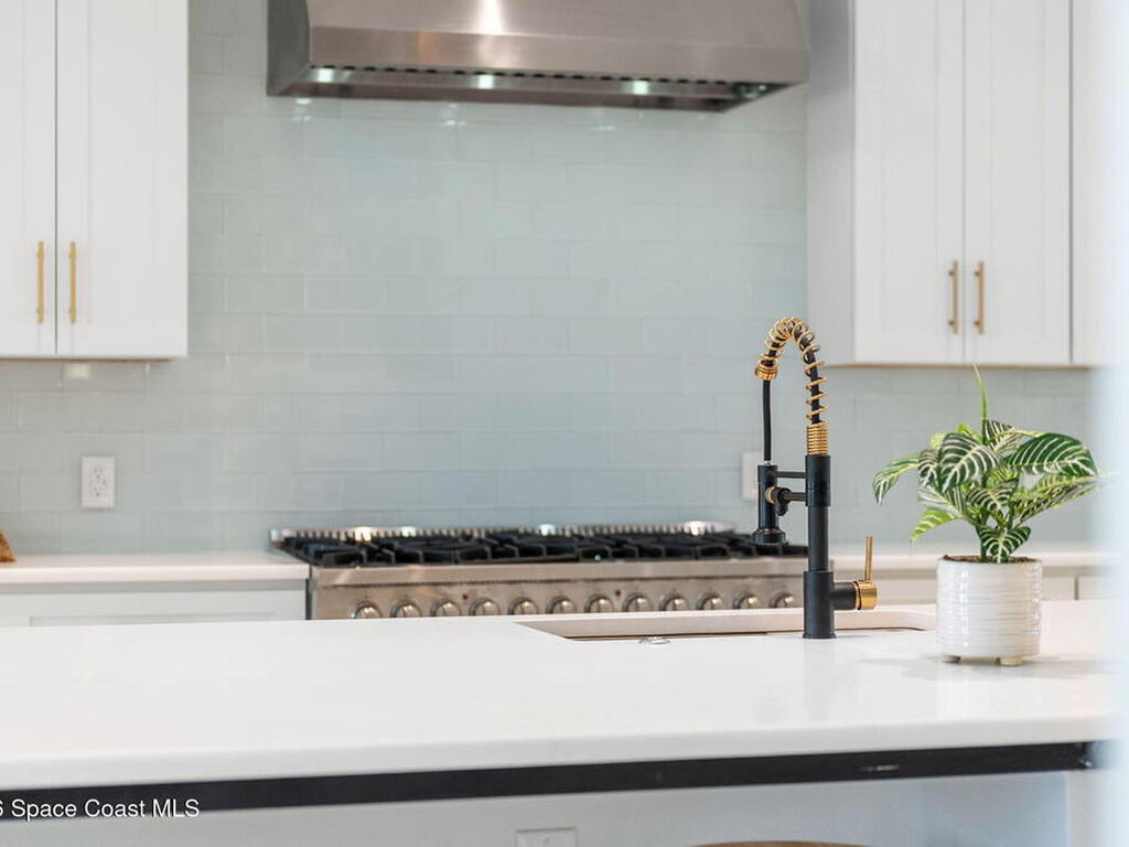 398 Riverview Lane, Melbourne Beach, FL 32951