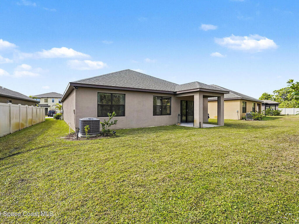 543 Old Country Road, Palm Bay, FL 32909