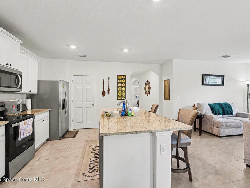 543 Old Country Road, Palm Bay, FL 32909