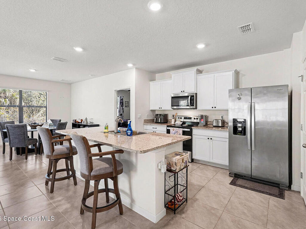 543 Old Country Road, Palm Bay, FL 32909