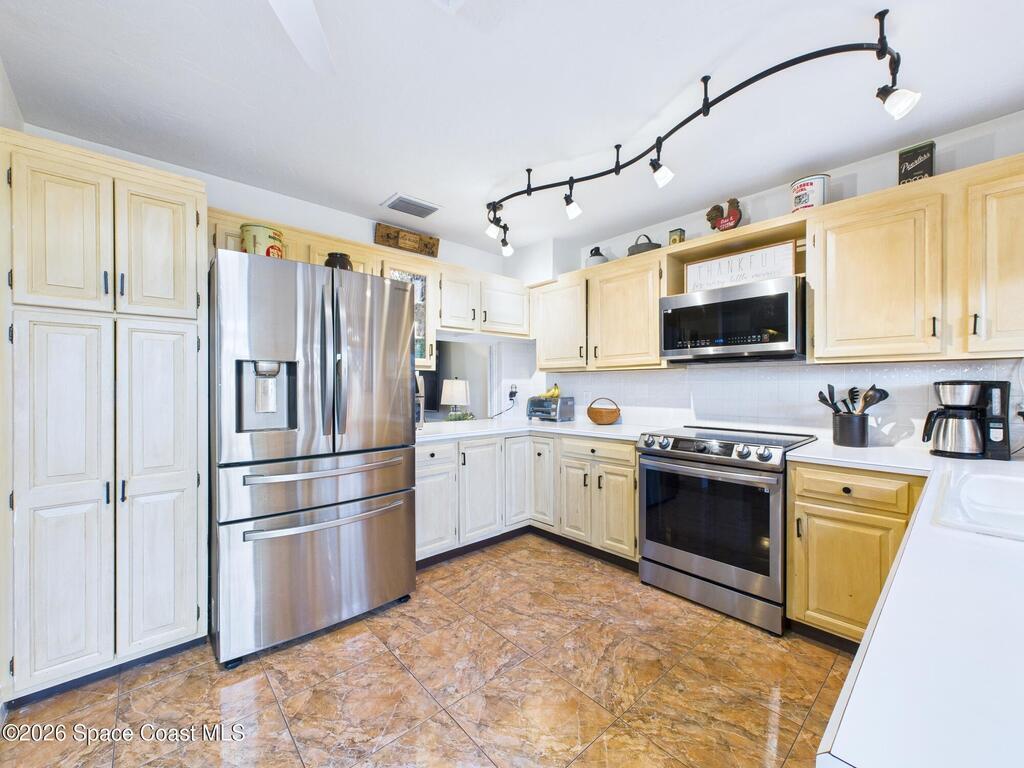 104 Osprey Court, Melbourne, FL 32940