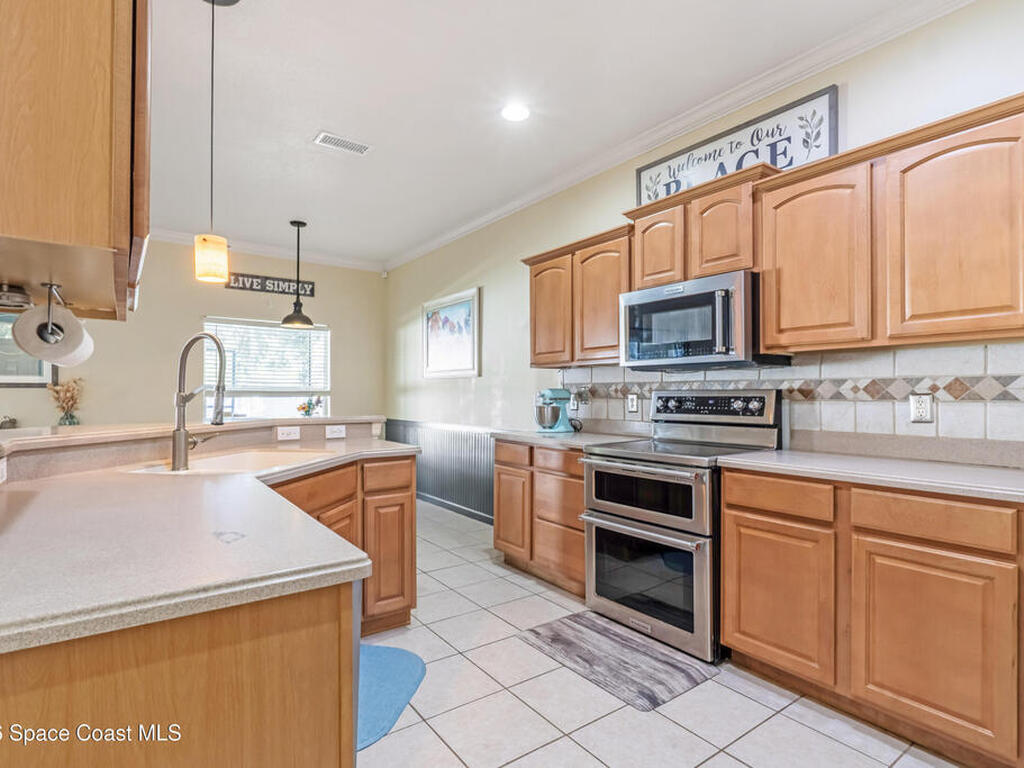 5895 Autumn Chase Circle, Sanford, FL 32771