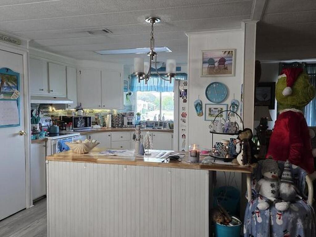 544 Jennifer Circle, West Melbourne, FL 32904