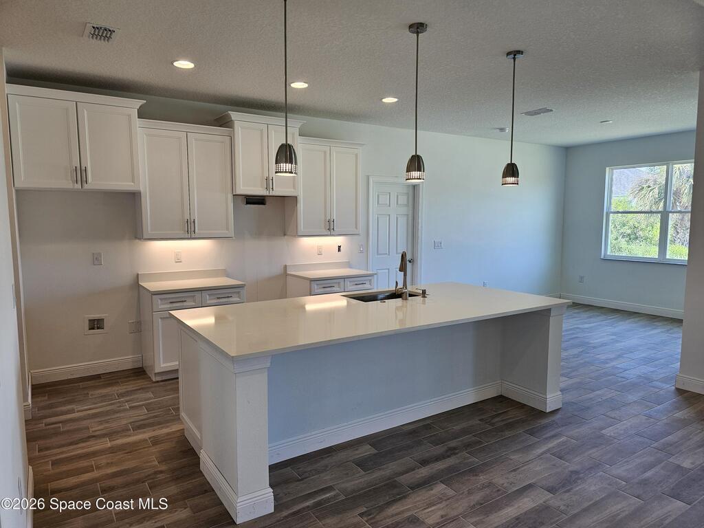 571 Fondulac Street, Palm Bay, FL 32908