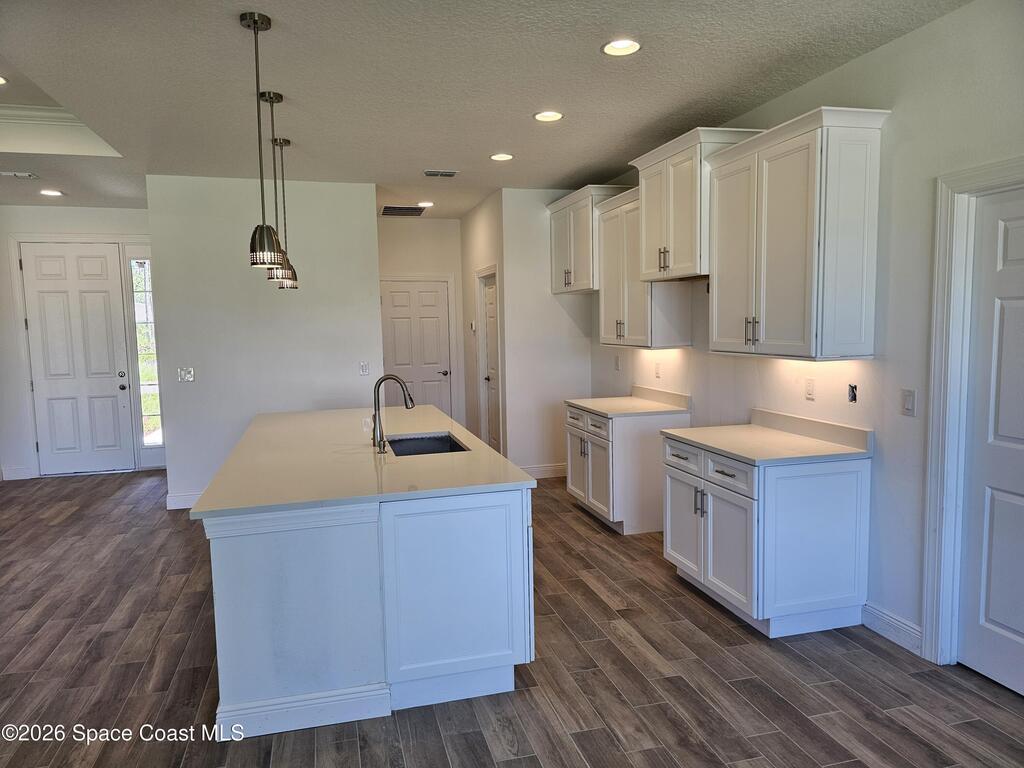 571 Fondulac Street, Palm Bay, FL 32908