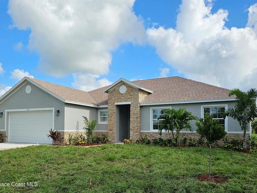 571 Fondulac Street, Palm Bay, FL 32908
