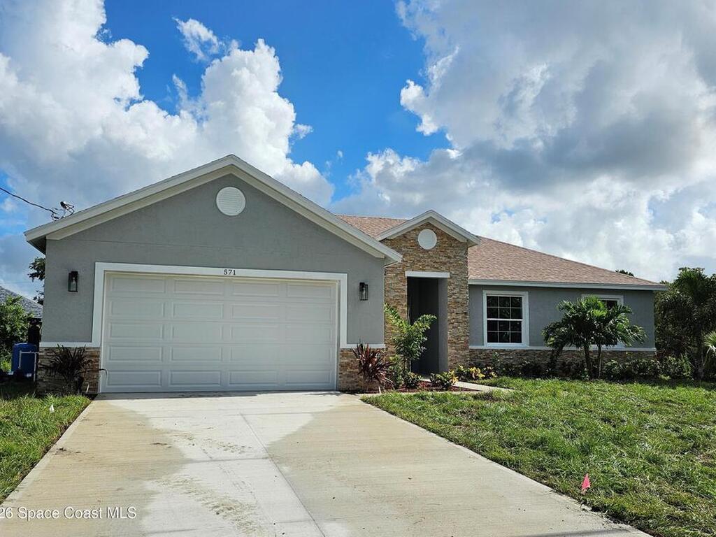 571 Fondulac Street, Palm Bay, FL 32908