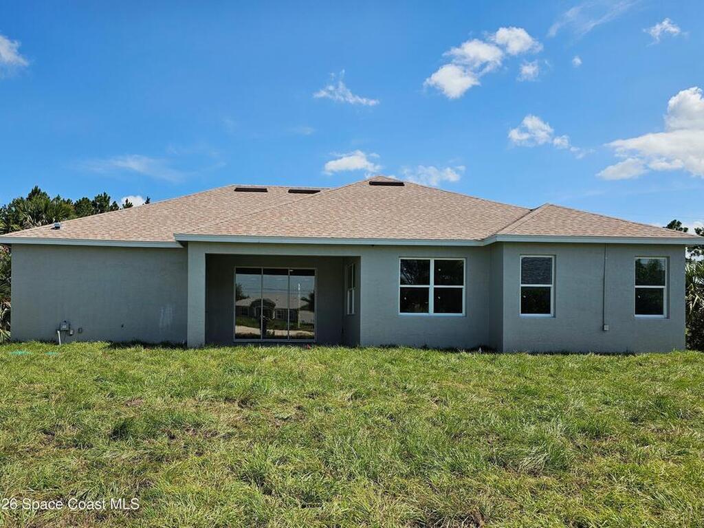 571 Fondulac Street, Palm Bay, FL 32908