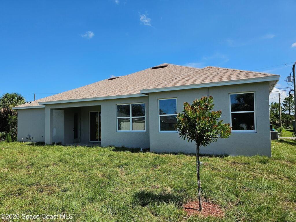 571 Fondulac Street, Palm Bay, FL 32908