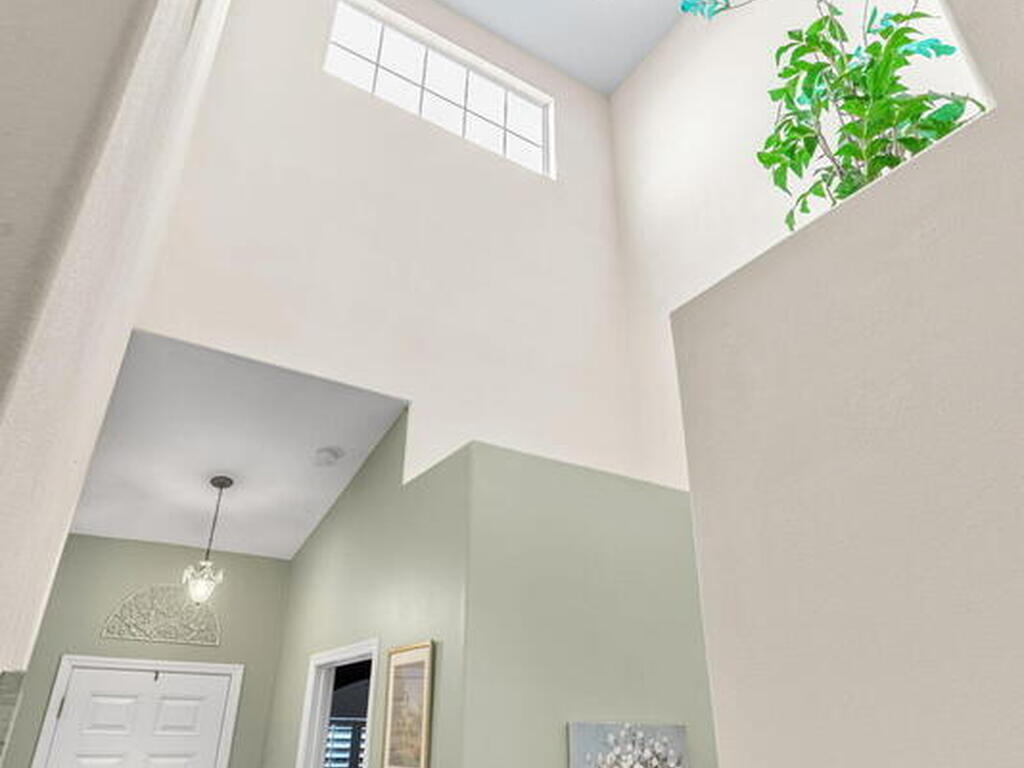 2700 Camberly Circle, Melbourne, FL 32940