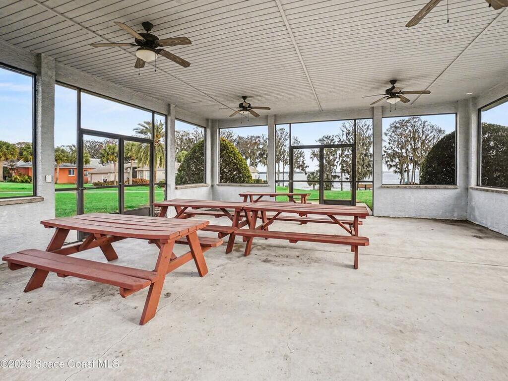 2852 Cape Horn Court, Tavares, FL 32778