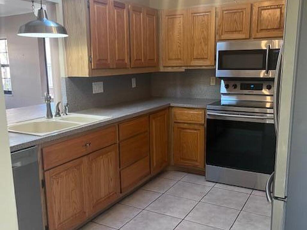 565 Heather Avenue, Palm Bay, FL 32907