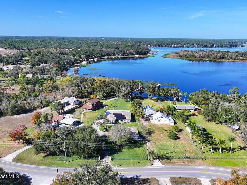 1360 Lake Josephine Drive, Sebring, FL 33875