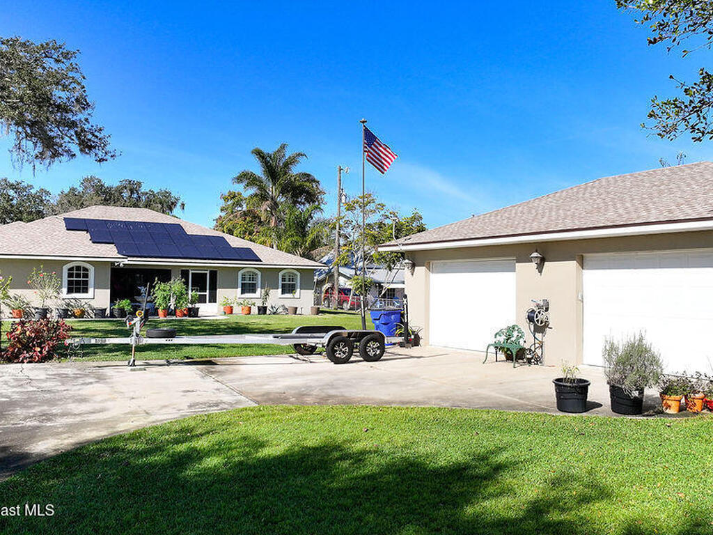 1360 Lake Josephine Drive, Sebring, FL 33875