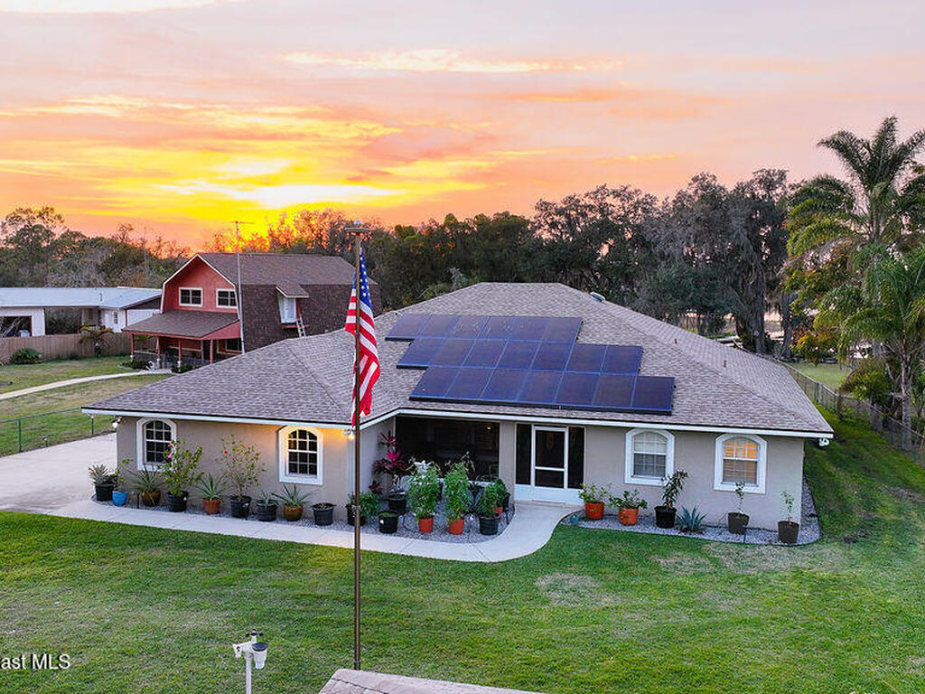 1360 Lake Josephine Drive, Sebring, FL 33875