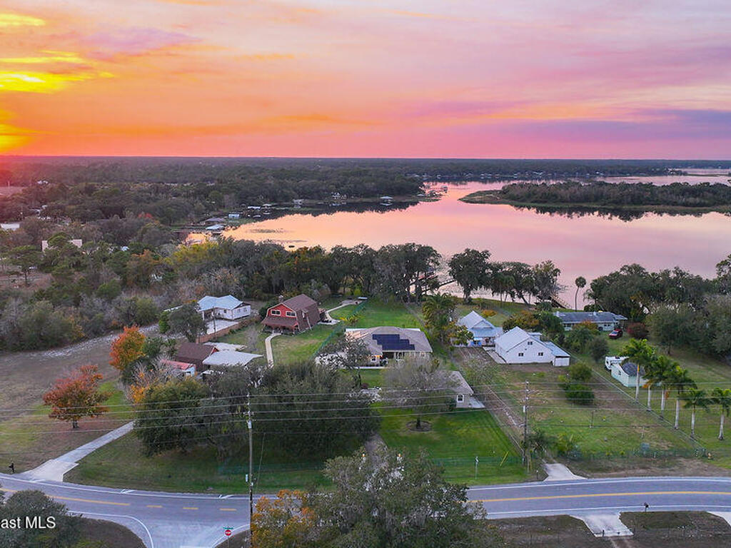 1360 Lake Josephine Drive, Sebring, FL 33875