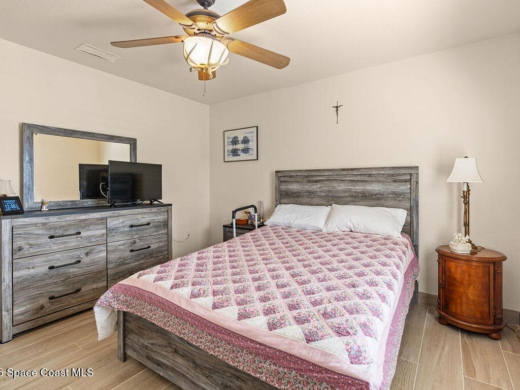 1360 Lake Josephine Drive, Sebring, FL 33875