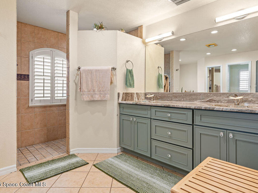 1360 Lake Josephine Drive, Sebring, FL 33875