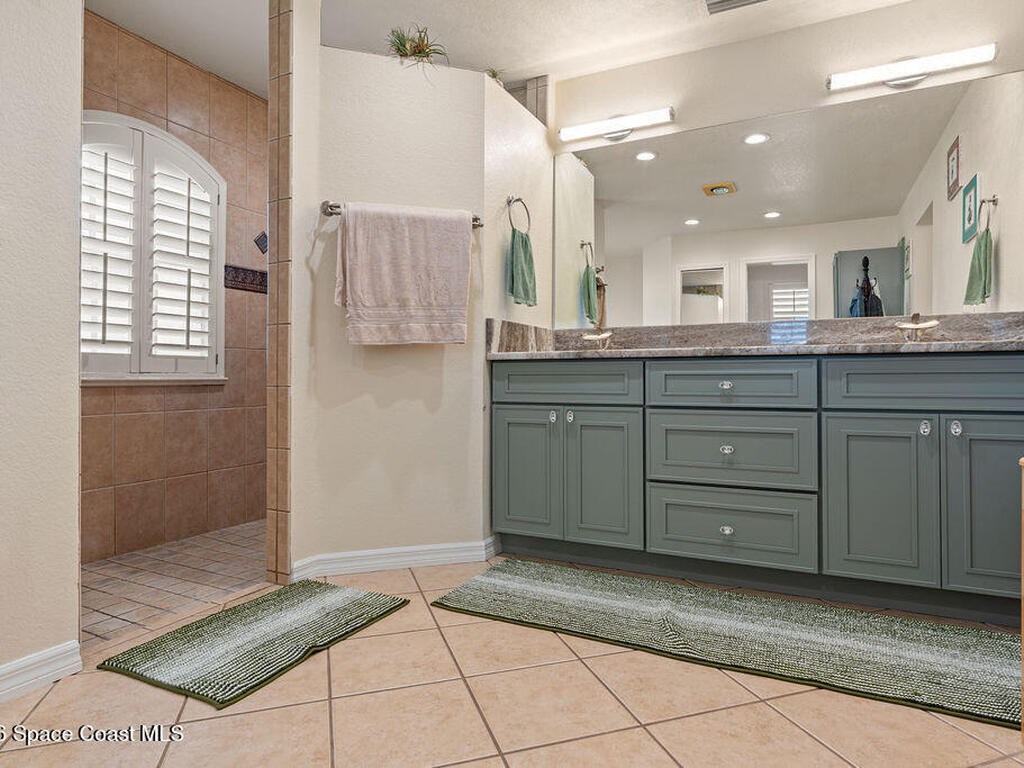 1360 Lake Josephine Drive, Sebring, FL 33875