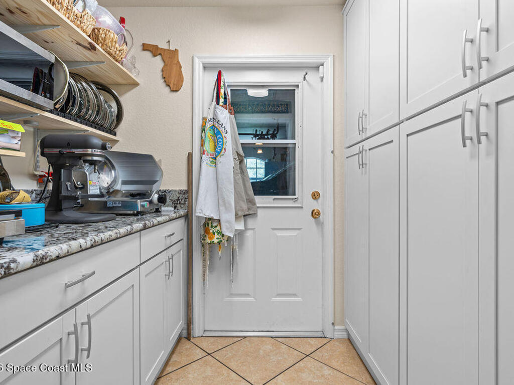 1360 Lake Josephine Drive, Sebring, FL 33875