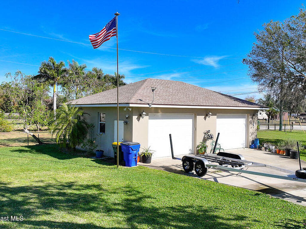 1360 Lake Josephine Drive, Sebring, FL 33875