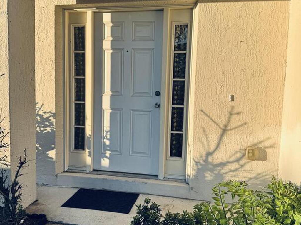 4550 Elena Way, Melbourne, FL 32934