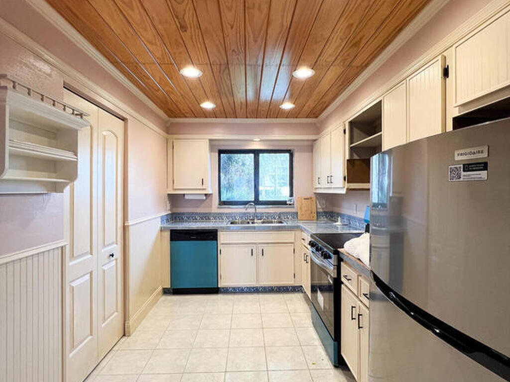 3100 S Atlantic Avenue, Cocoa Beach, FL 32931