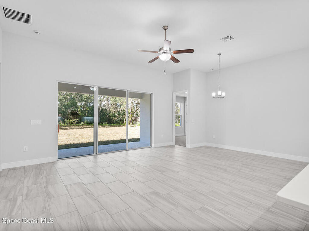 304 N Jungle Road, Geneva, FL 32732