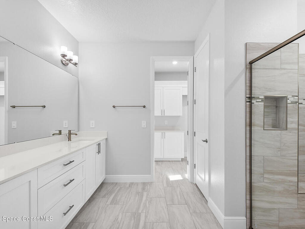 304 N Jungle Road, Geneva, FL 32732