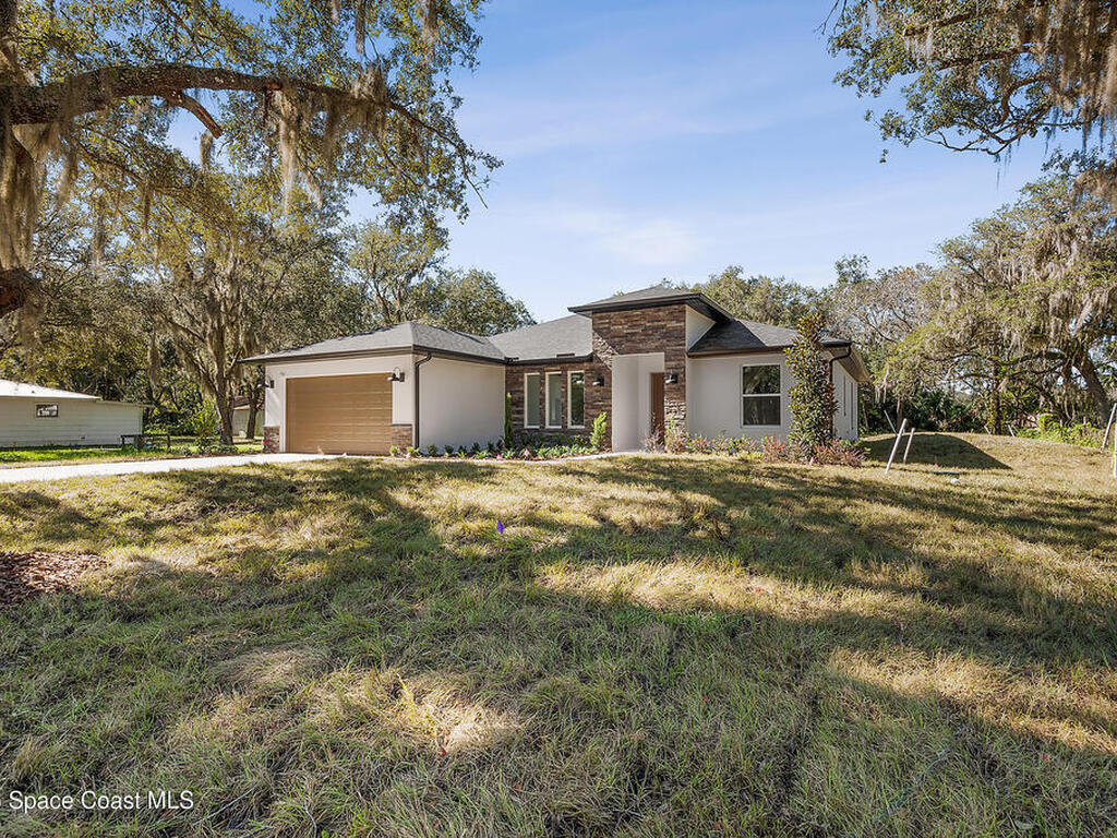 304 N Jungle Road, Geneva, FL 32732