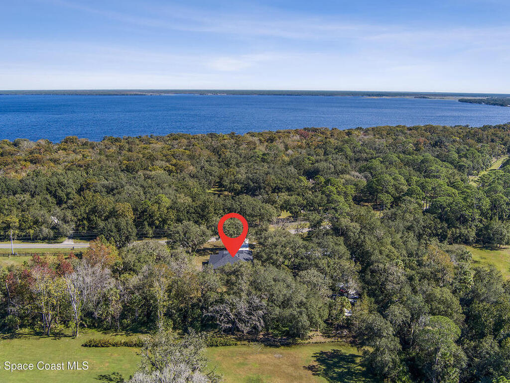 304 N Jungle Road, Geneva, FL 32732