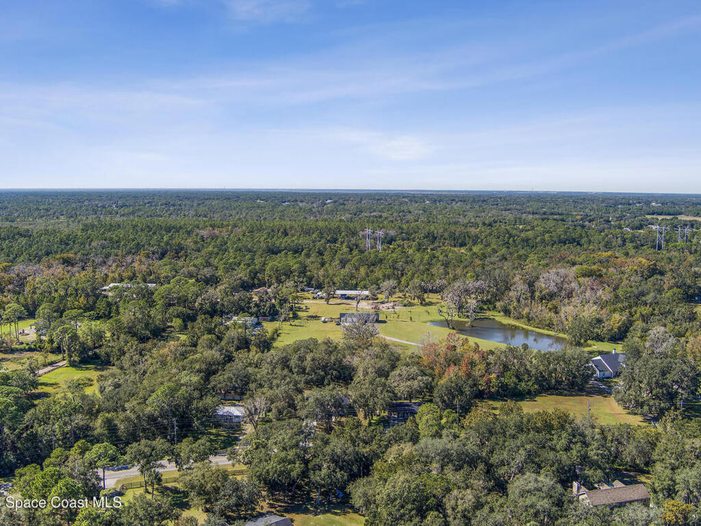 304 N Jungle Road, Geneva, FL 32732