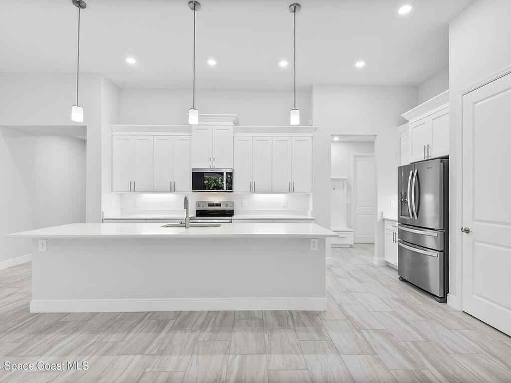 304 N Jungle Road, Geneva, FL 32732