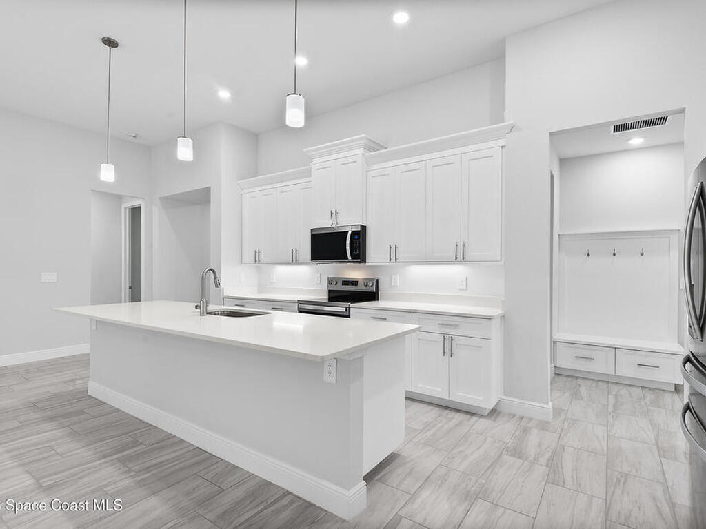 304 N Jungle Road, Geneva, FL 32732