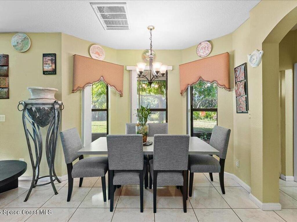 434 SE Breckenridge Circle, Palm Bay, FL 32909